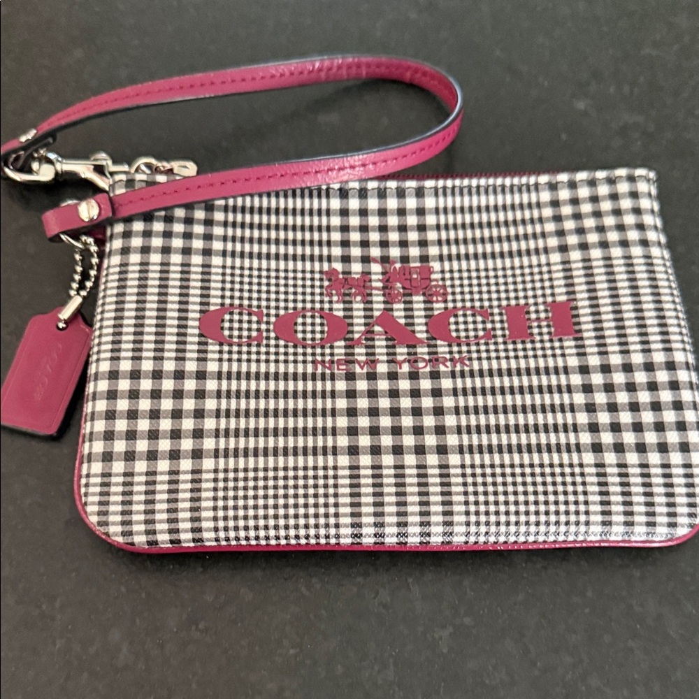NWOT Coach Houndstooth Wristlet with Burgundy Trim